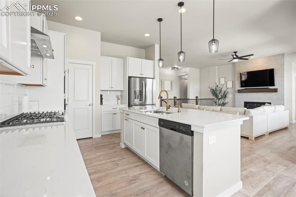 Image 8 of 26: Kitchen