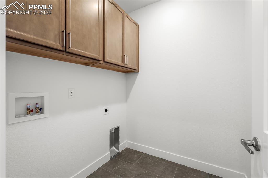 Image 27 of 36: Laundry