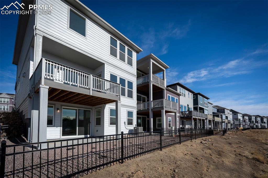 Image 33 of 36: Back of Structure