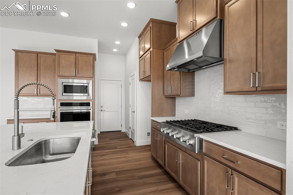 Image 8 of 36: Kitchen