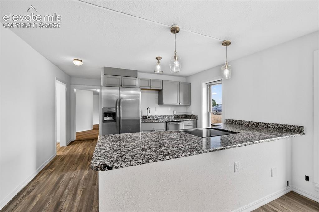 Image 8 of 49: Kitchen