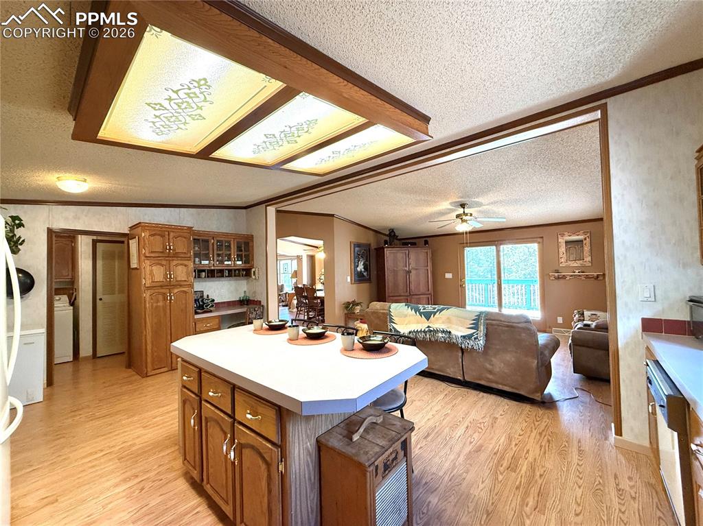 Image 17 of 50: Kitchen