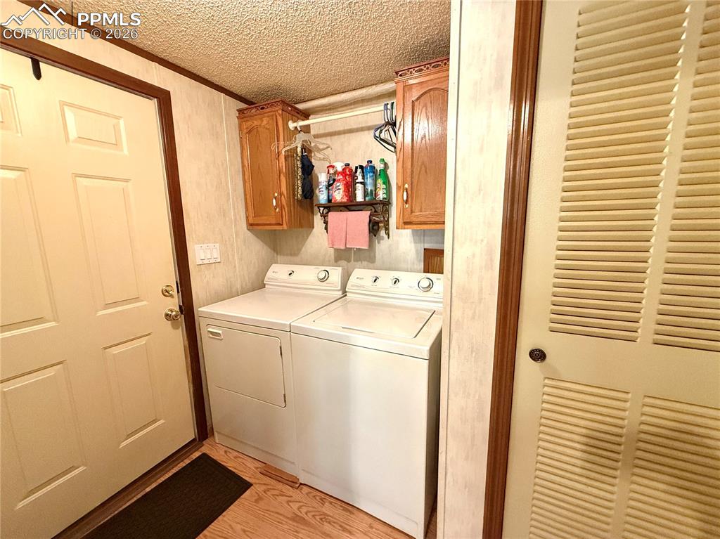 Image 23 of 50: Laundry