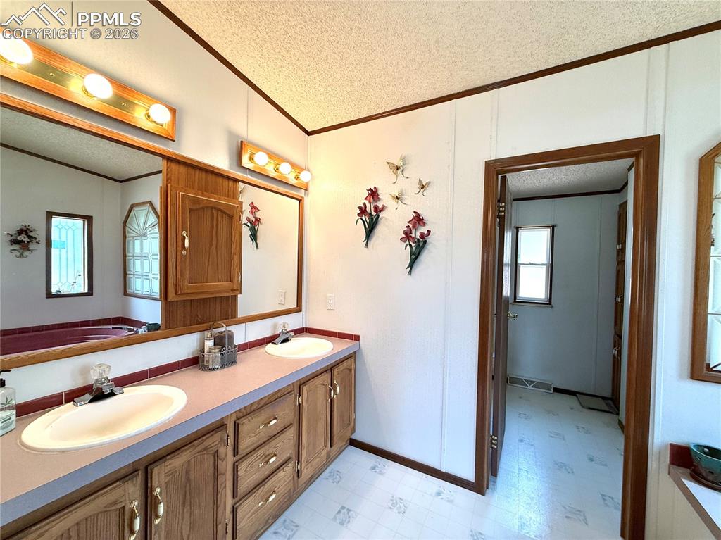 Image 39 of 50: Master Bathroom