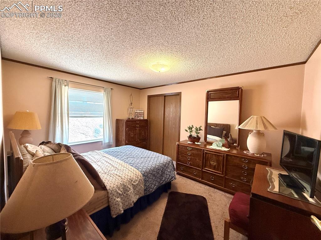 Image 45 of 50: Bedroom