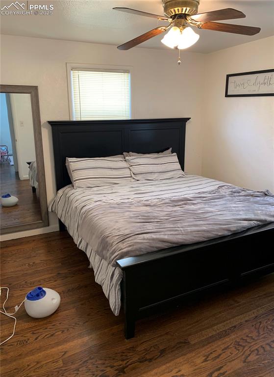 Image 14 of 24: Unit A bedroom 