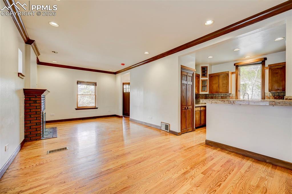 Image 10 of 50: Living Room