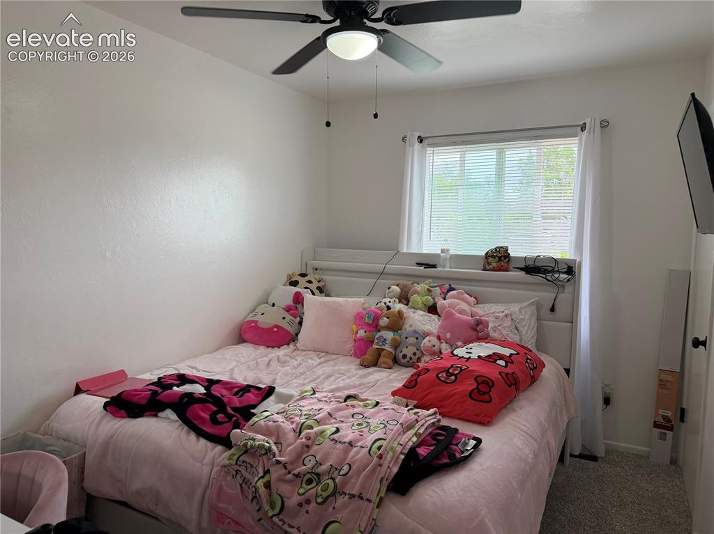 Image 17 of 28: Bedroom