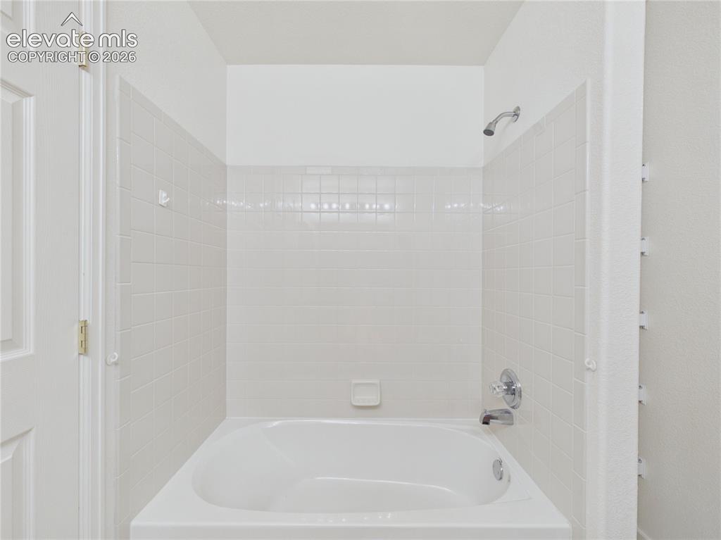 Image 15 of 25: Bathroom