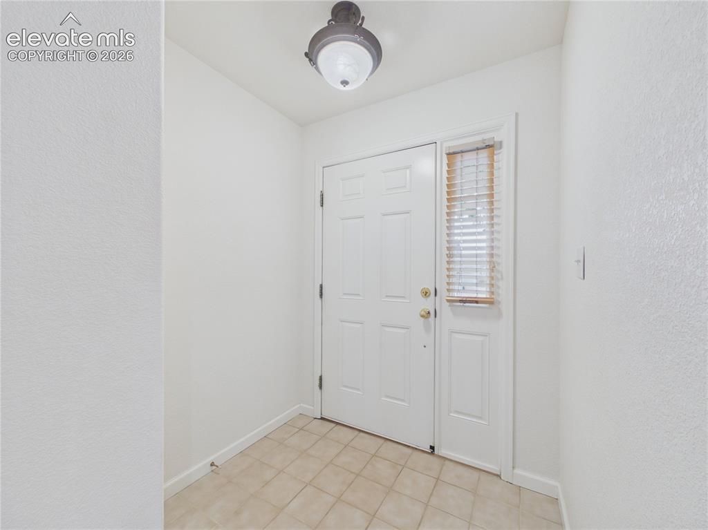 Image 5 of 25: Entry