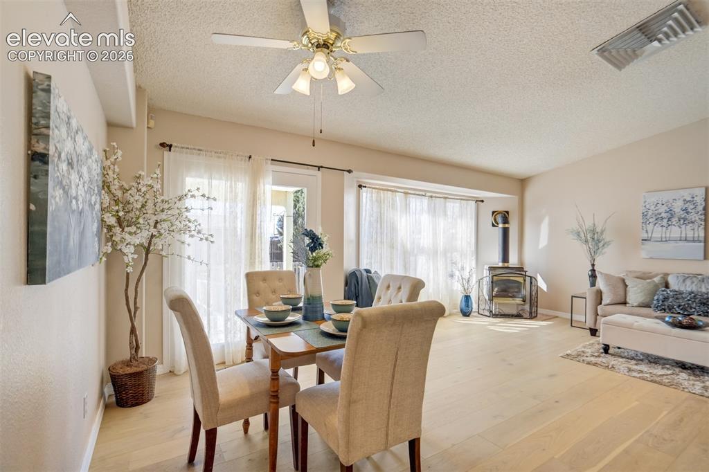 Image 16 of 43: Dining Area