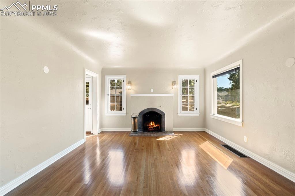 Image 5 of 48: Living Room