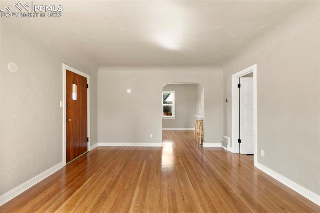 Image 8 of 48: Entry