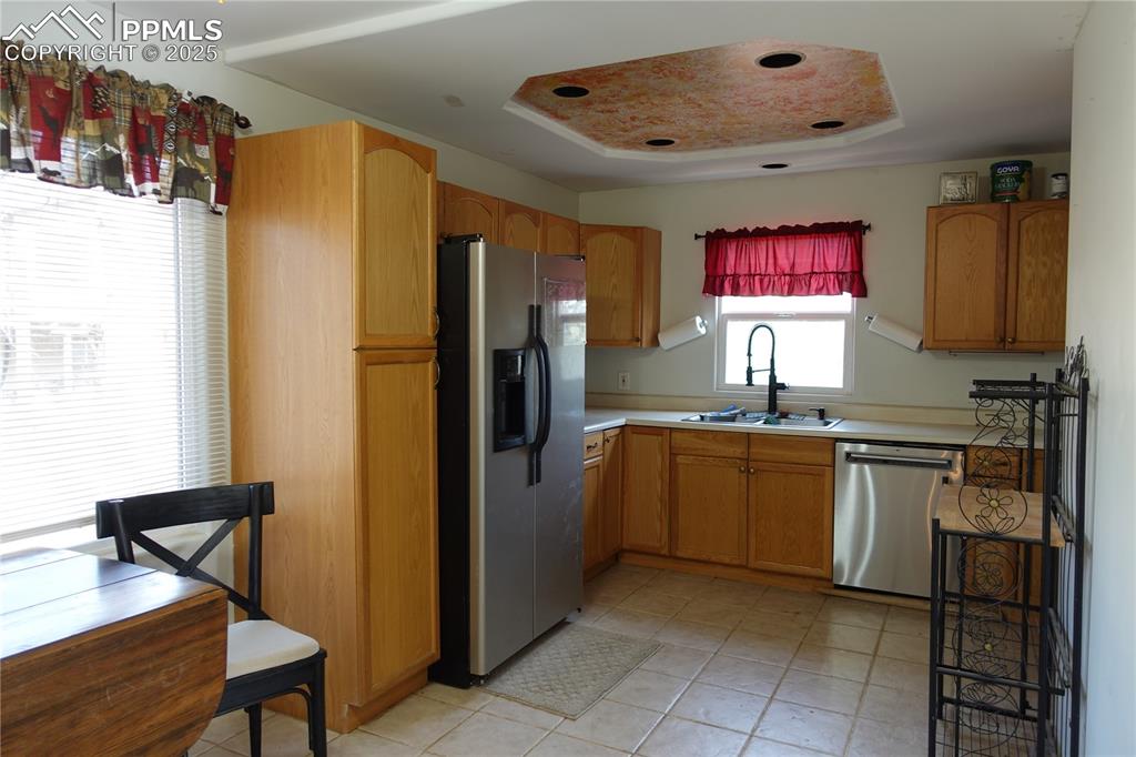 Image 5 of 26: Kitchen