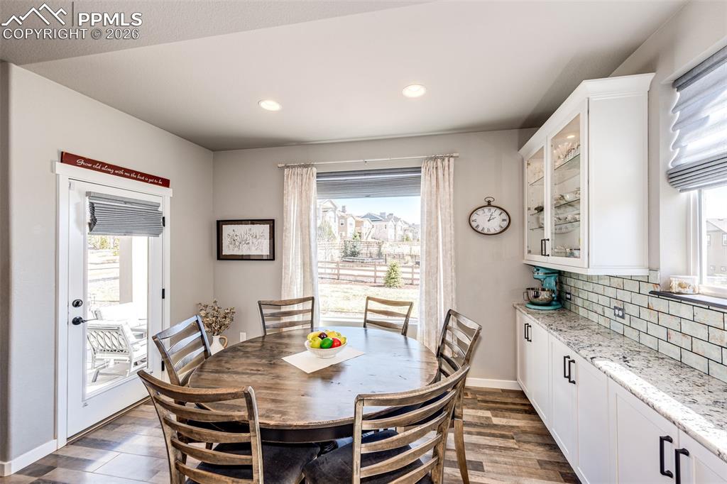 Image 5 of 39: Dining Area