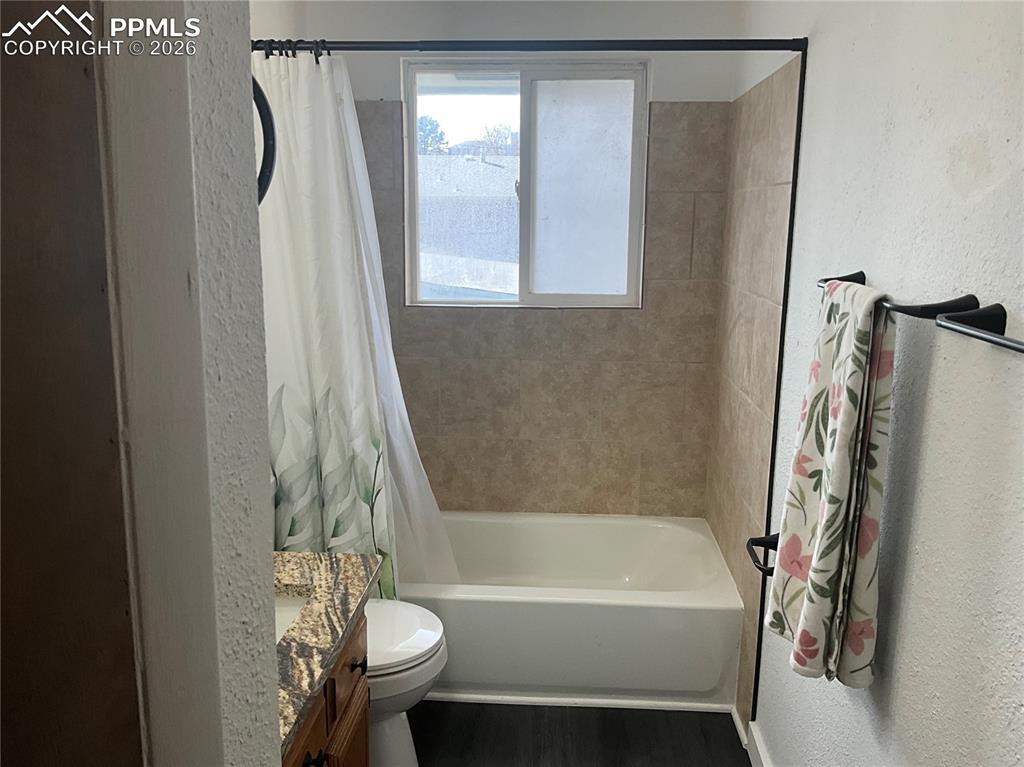 Image 15 of 31: Bathroom