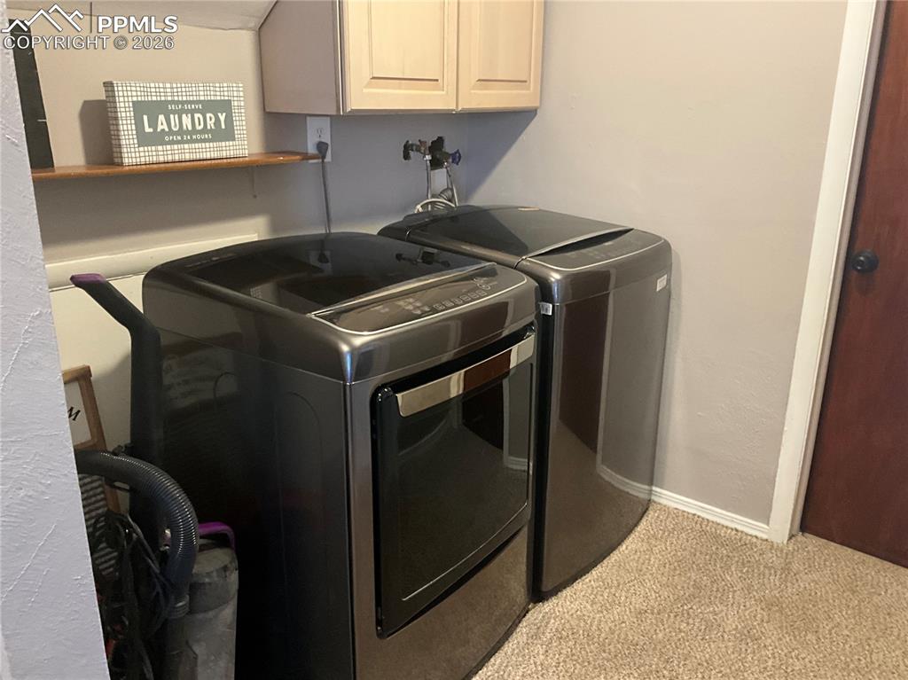 Image 23 of 31: Laundry