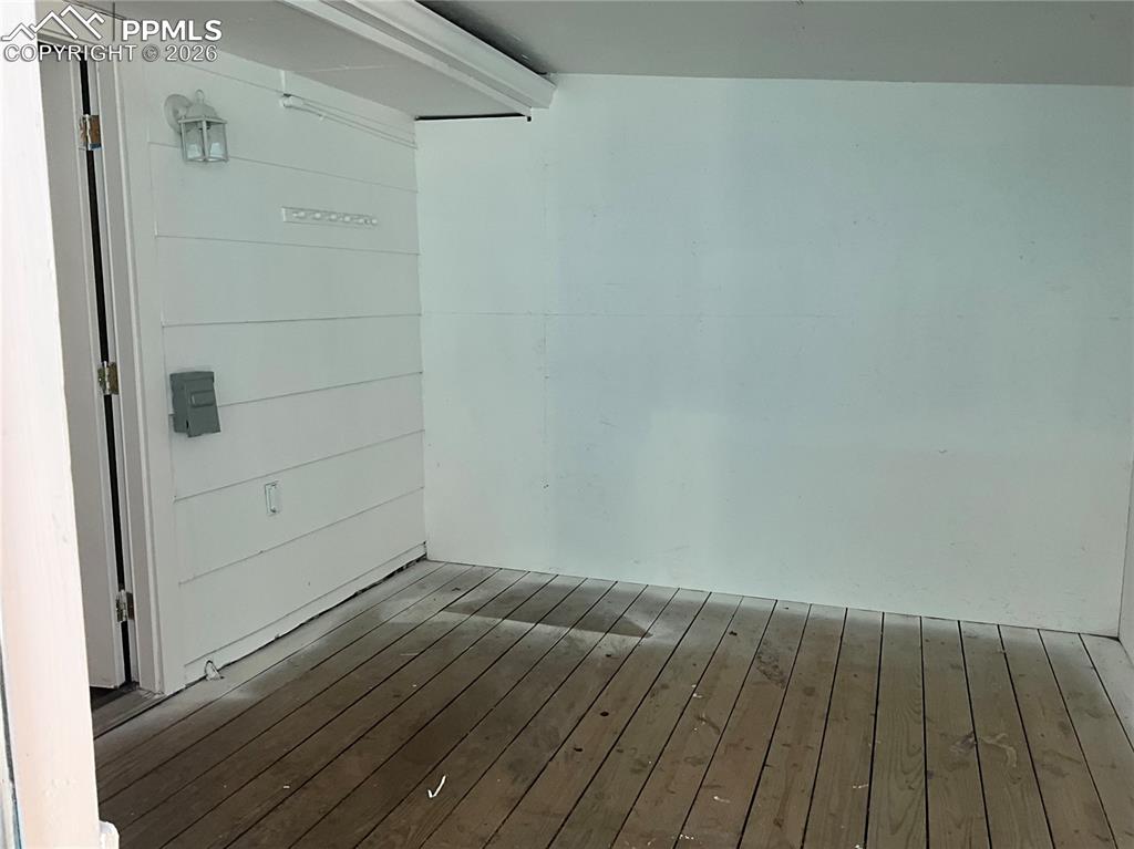 Image 28 of 31: Back of Structure