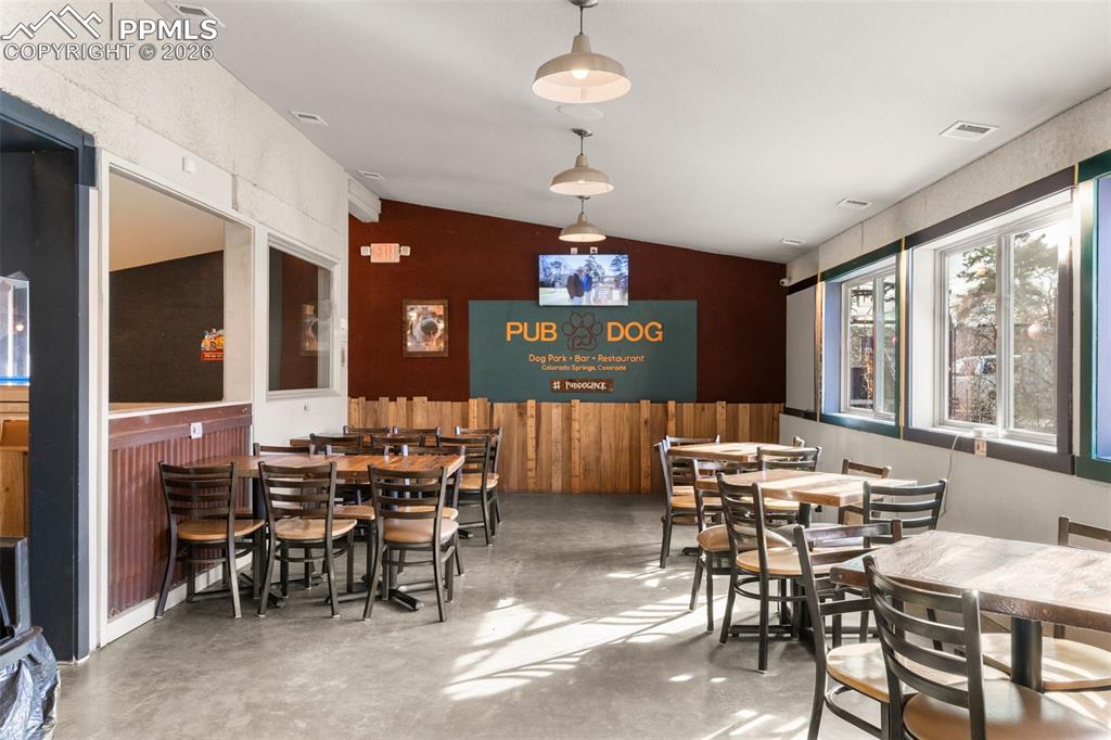 Image 10 of 48: Dining Area