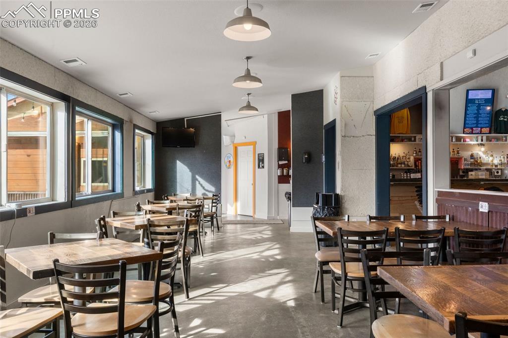 Image 11 of 48: Dining Area