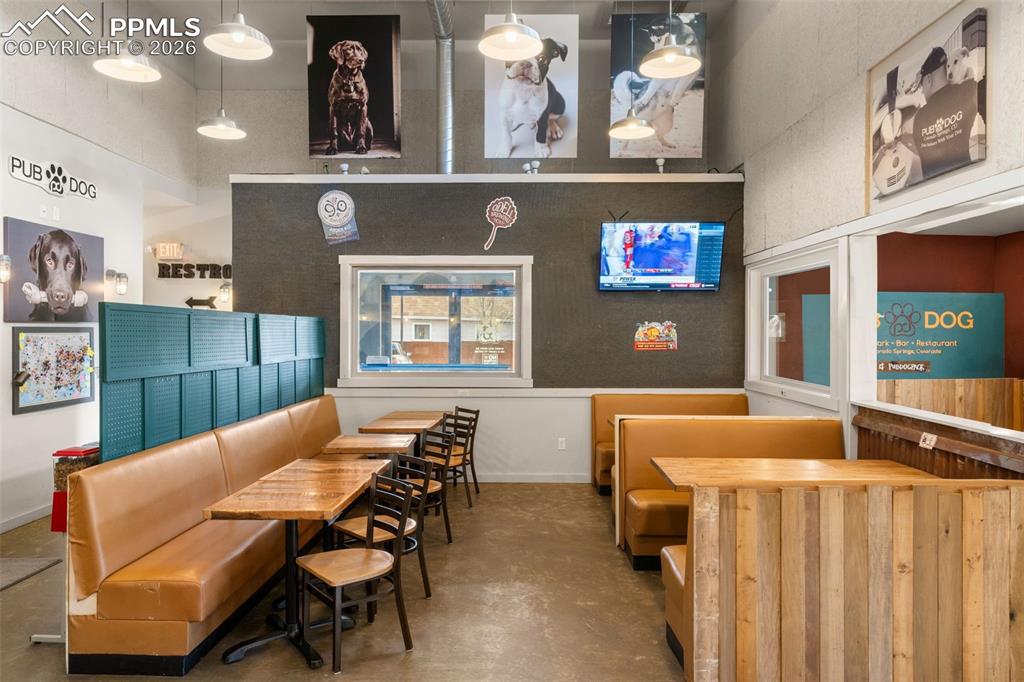 Image 5 of 48: Dining Area