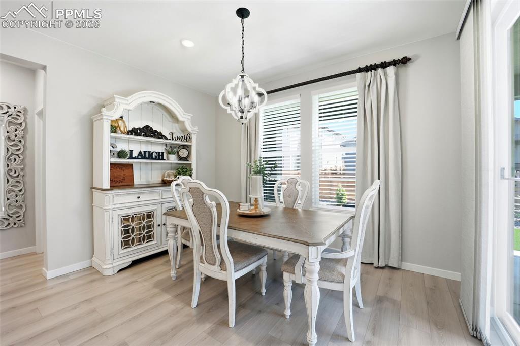 Image 13 of 40: Dining Area