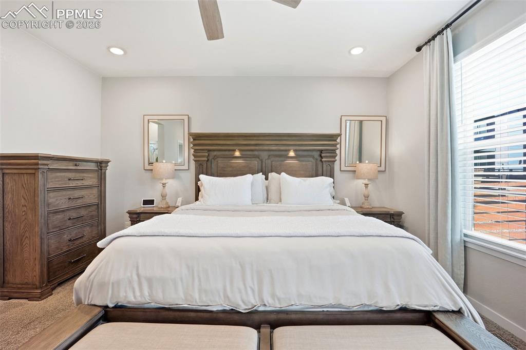 Image 16 of 40: Bedroom
