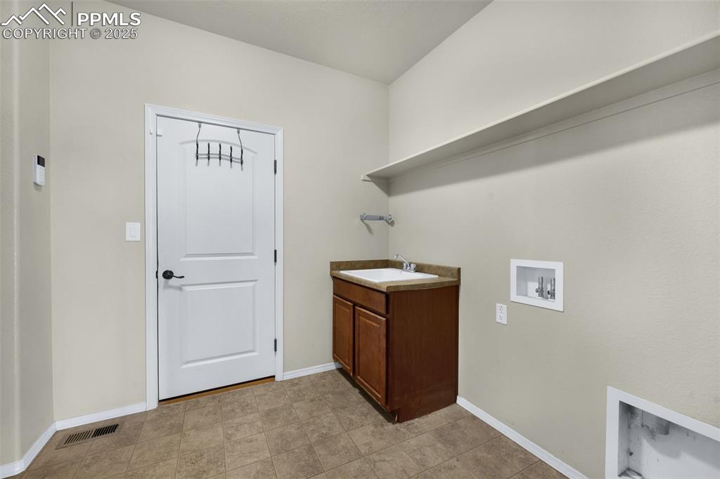 Image 22 of 49: Laundry