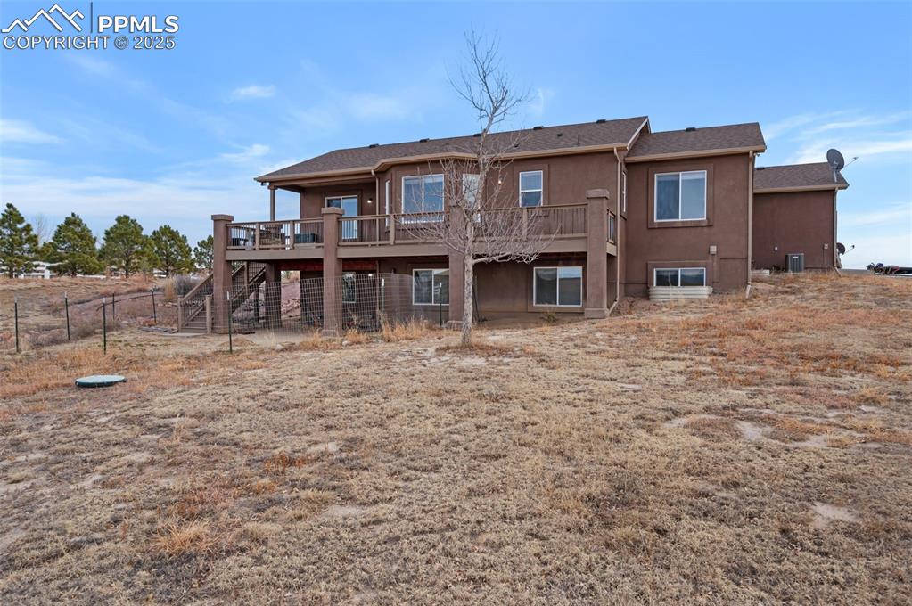 Image 40 of 49: Back of Structure