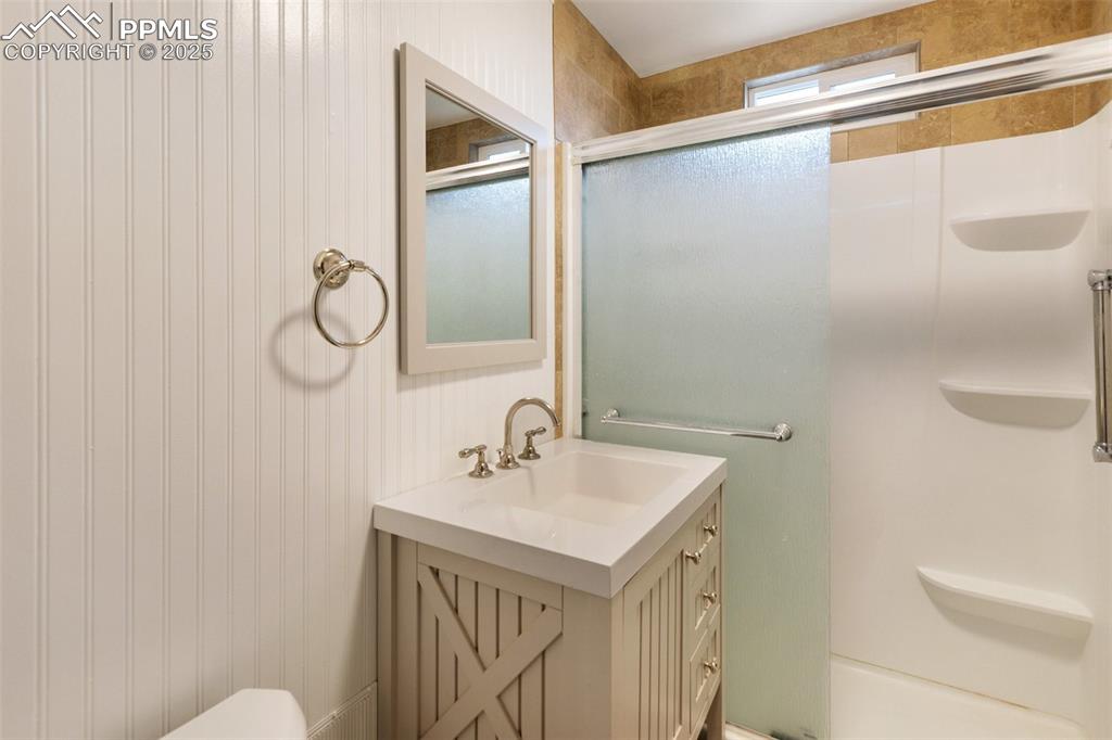 Image 22 of 46: Bathroom
