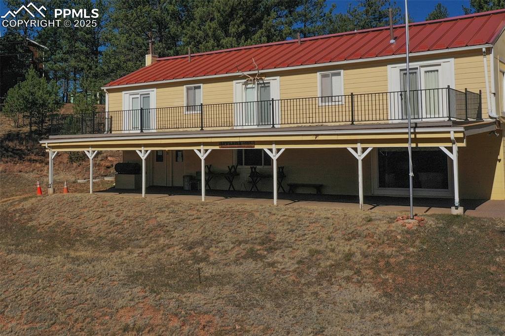 Image 40 of 46: Back of Structure