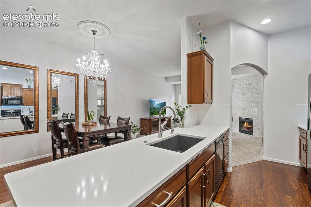 Image 18 of 47: Kitchen