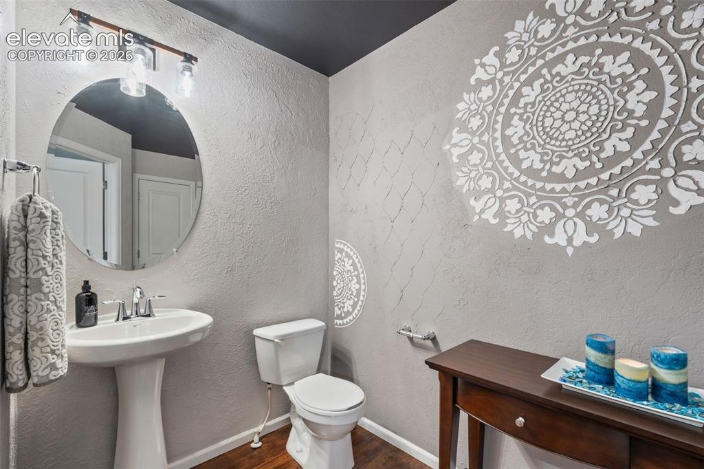 Image 20 of 47: Bathroom