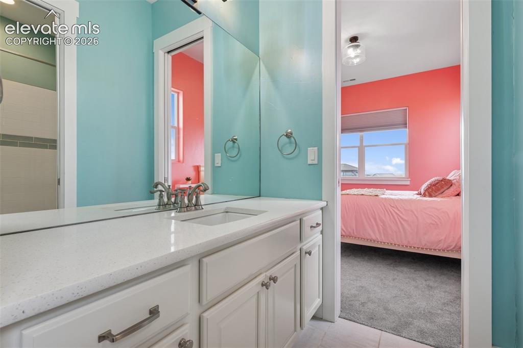 Image 16 of 41: Bathroom