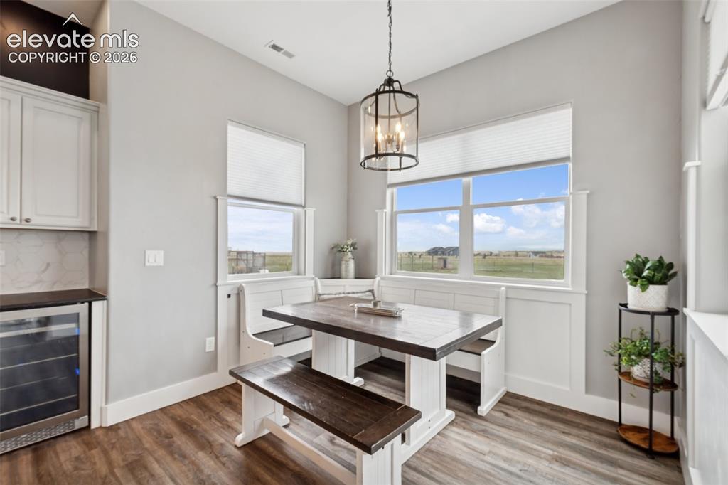 Image 8 of 41: Dining Area