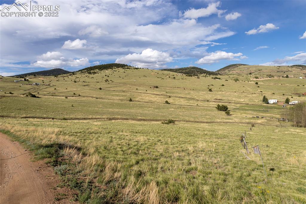 Listing 4193729, Image 2 of 13