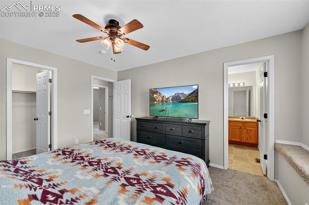 Image 17 of 46: Bedroom