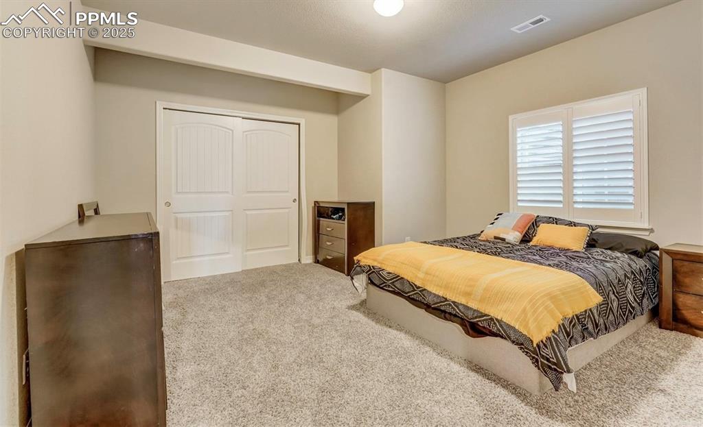 Image 34 of 46: Bedroom