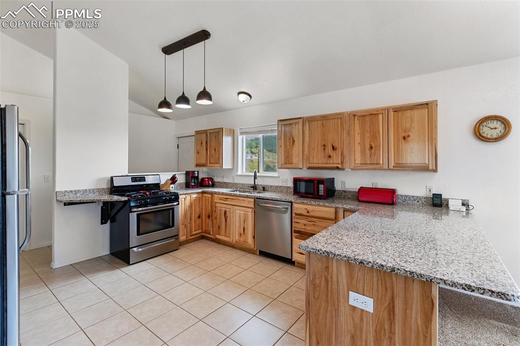 Image 12 of 36: Kitchen