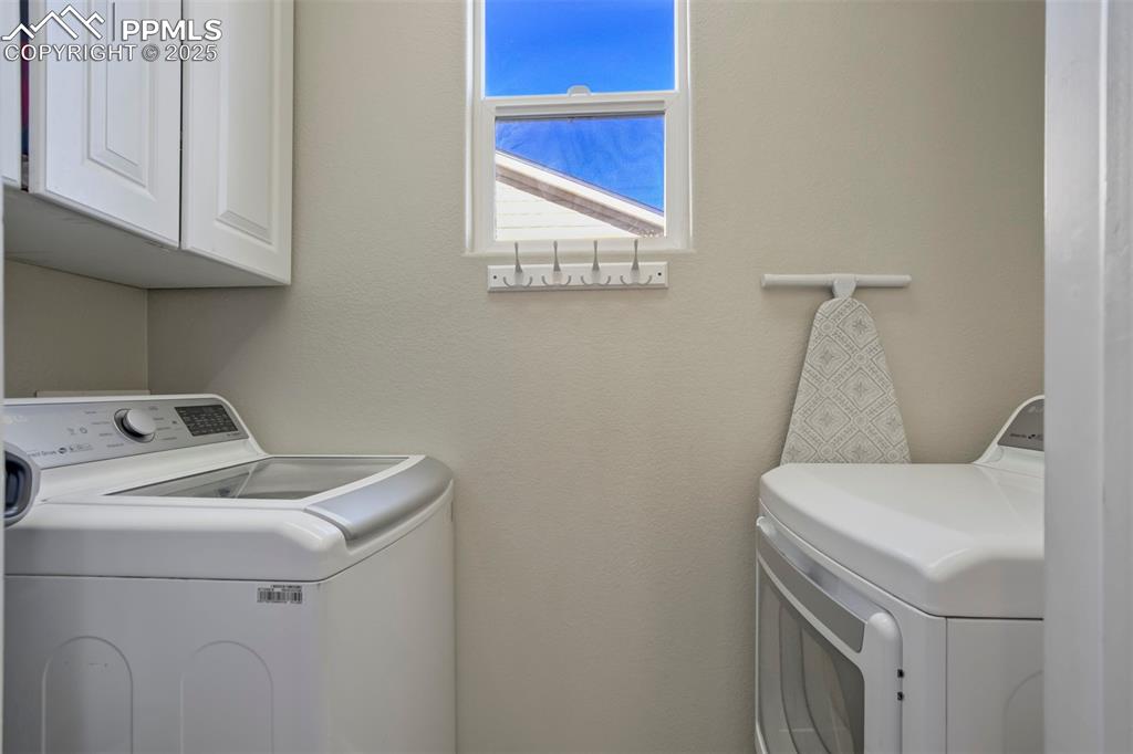 Image 14 of 29: main floor - guest 1/2 bath