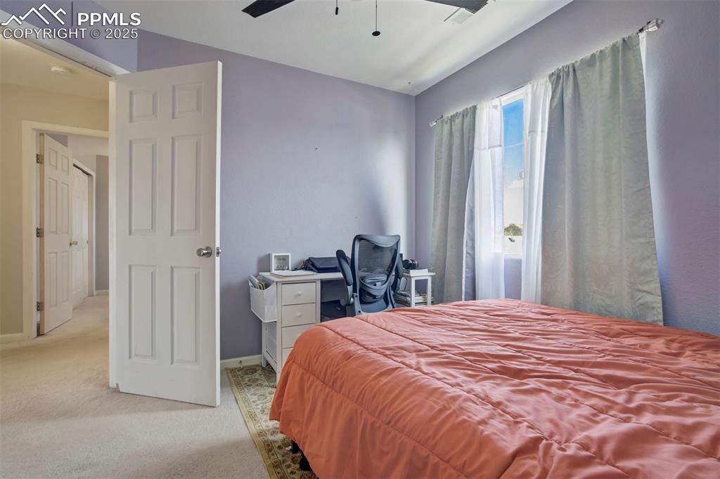 Image 23 of 29: Bedroom