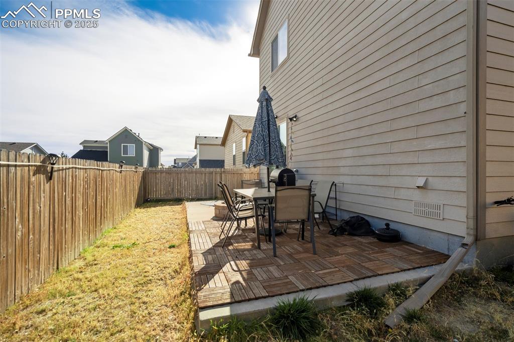 Image 27 of 29: Patio