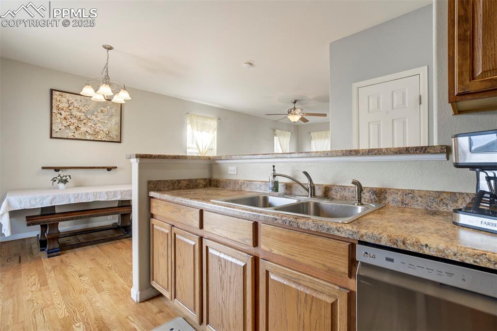 Image 7 of 29: Kitchen