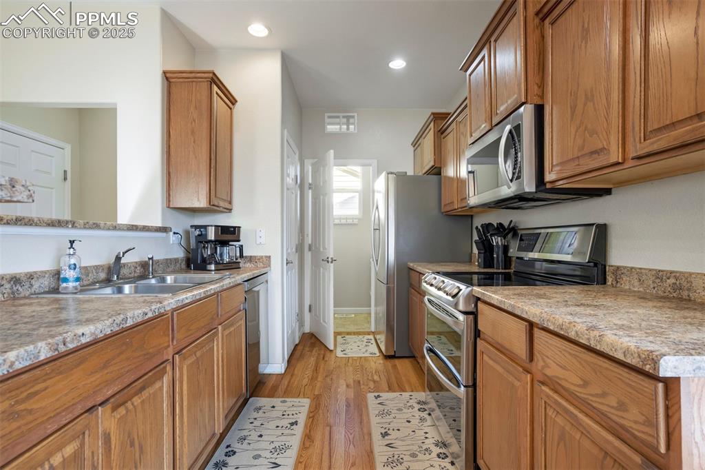 Image 8 of 29: Kitchen