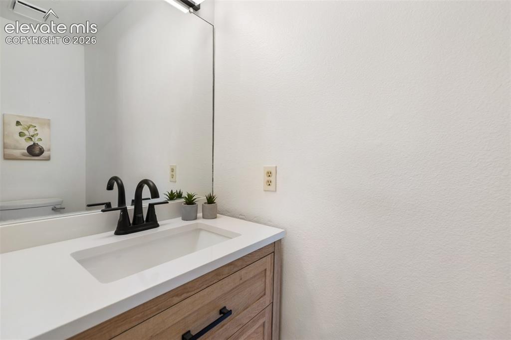 Image 17 of 43: Bathroom