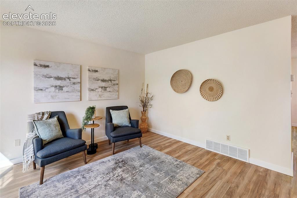 Image 9 of 43: Sitting Room
