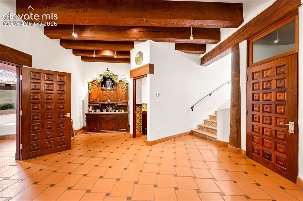 Image 36 of 49: To Upper Guest Quarters