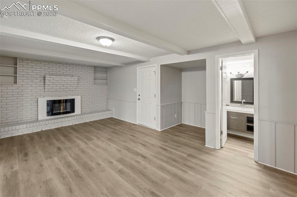 Image 15 of 50: Living Room