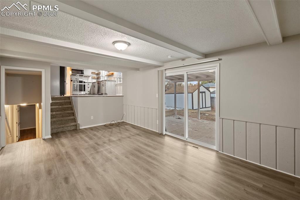 Image 17 of 50: Dining Area