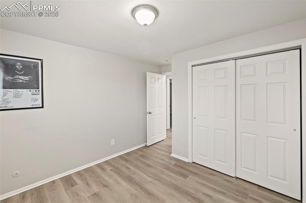 Image 26 of 50: Bedroom